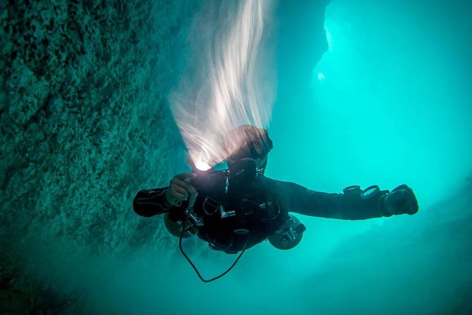2 cenote divings (including one deep diving) for advanced divers in Tulum - Dos Ojos brings formations and light