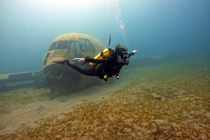2-Hour Private Scuba Experience in Aqaba - Walking from shore into the Red Sea