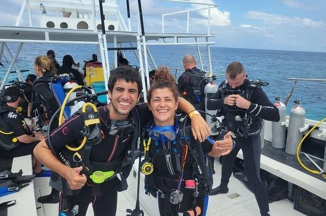 2 tanks for certified divers - Cruise passengers need to handle the clock carefully
