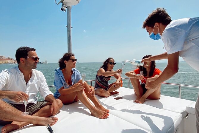 3 Hours Private Tour with Dives in Catamaran in Lisbon - From Belém’s docks to the open Tagus