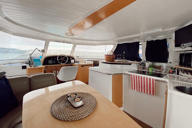 3 Hours Private Tour with Dives in Catamaran in Lisbon - The Oeiras swim stop