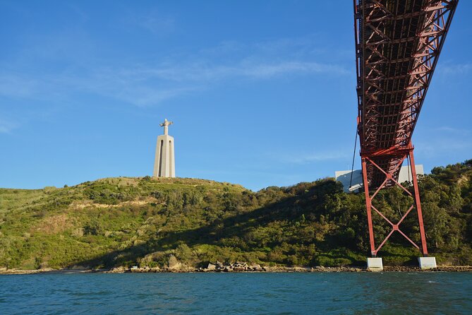 3 Hours Private Tour with Dives in Catamaran in Lisbon - What the three-hour schedule really gives you