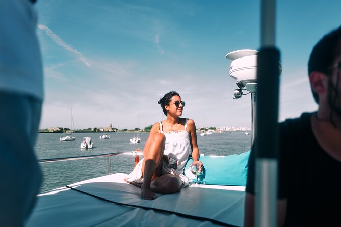 4 Hours Private Tour with Dives in Catamaran in Lisbon - What the private price really buys you