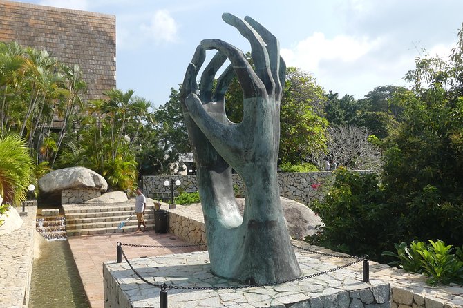 4hr Fun Guide Tour For Cruisers or Hotels Guests with Divers Show - Las Brisas, the bay, and changing city views