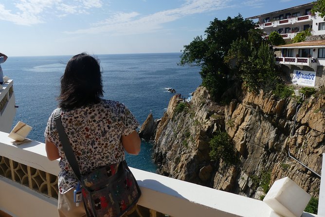 4Hrs Small Group Half Day City Tour with Lunch at High Divers - La Quebrada and Acapulco’s famous high-cliff show