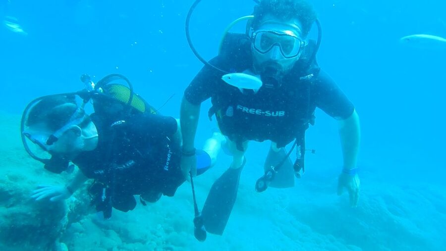 Alanya: 2 Guided Scuba Dives with Lunch and Hotel Transfers - Learning the basics before going underwater