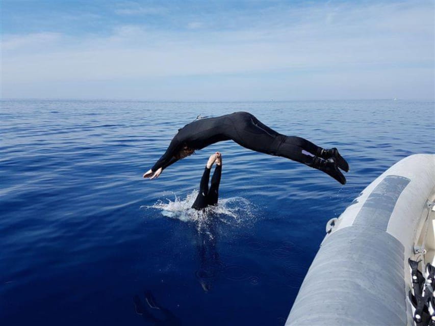 Alghero: discovery diving lesson for beginners - A short walk to the water, then a gradual entry