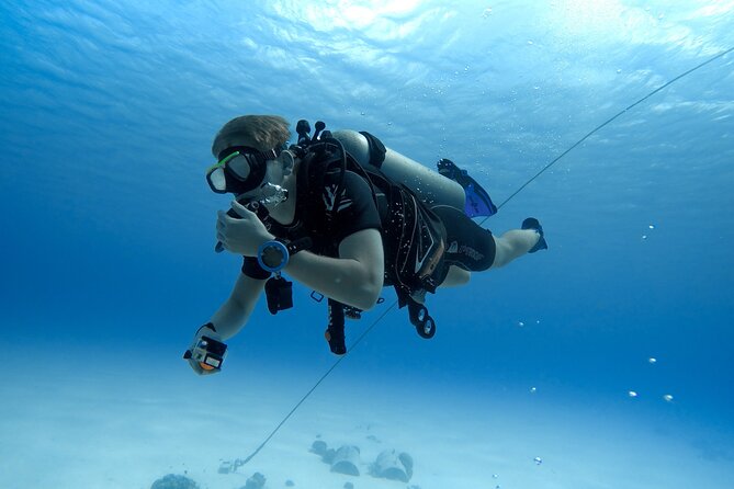 Aruba Certified Scuba Diving - What the boat portion and back-roll entry are like
