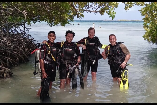 Aruba PADI Scuba Diving Program Non Certified Divers - Snacks, equipment, and comfort