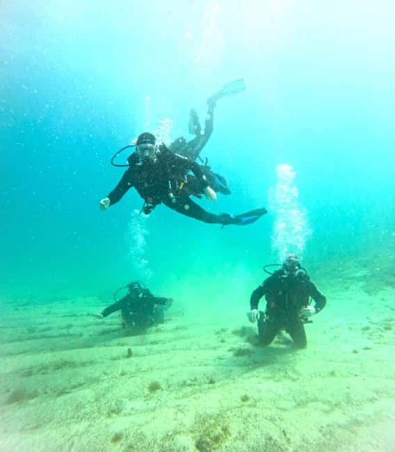 Athens: Try Scuba Diving - Getting fitted for the SCUBA equipment