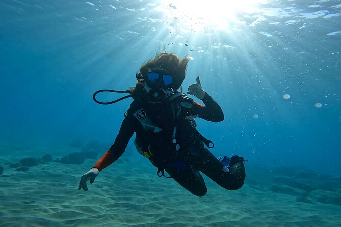 Beginner Scuba Diving Experience with Video Package in Honolulu - Twenty to thirty minutes exploring Magic Island Lagoon
