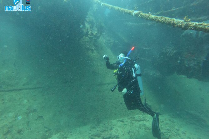Boat Dive Shipwreck/ Airplanes/ Reef /2 tanks - Who will get the most from this outing