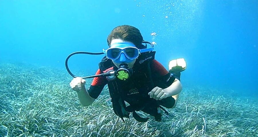 Brindisi: Underwater scuba diving - First-timers practice in shallow water