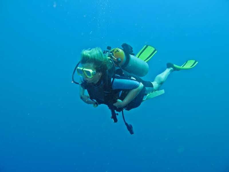 Cabo San Lucas: Beginners Diving Experience w/ Water & Snack - The boat ride and safety briefing