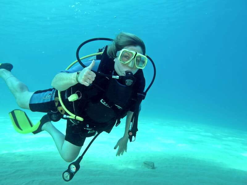 Cabo San Lucas: Beginners Diving Experience w/ Water & Snack - From Sr. Frogs to the boat