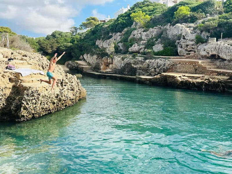 Cala en Blanes: Secret spots for the best dives with a local guide - What makes the small group useful