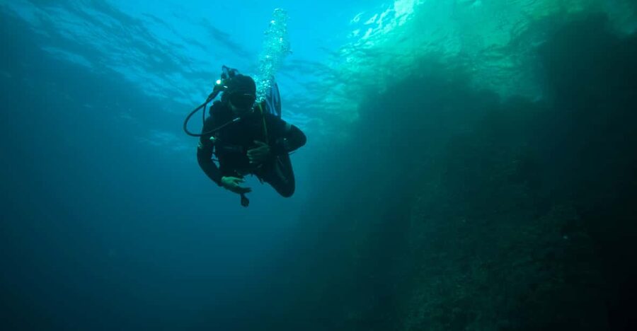 Calanques National Park Snorkel and Scuba Dive - A safety briefing before you enter the water