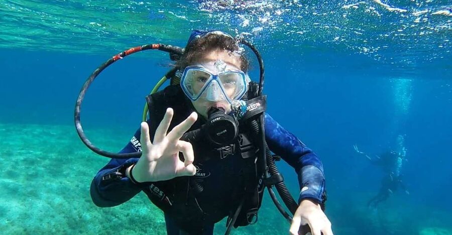 Calvi: Introduction to Diving Dive with an Instructor - Entering the Gulf of Calvi for 20 or 30 minutes