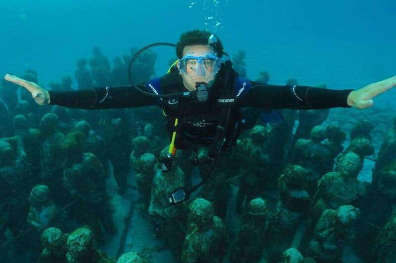 Cancun: Beginner Scuba Diving at Underwater Museum - 8:00 am pool training at Coconut Divers