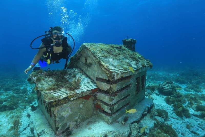 Cancun: Scuba Diving for Beginners, 2 Dives - The pool lesson before the boat