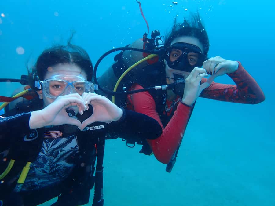 Cartagena: 2 Tanks Dive Plan For CERTIFIED DIVERS - Is $165 a fair price?