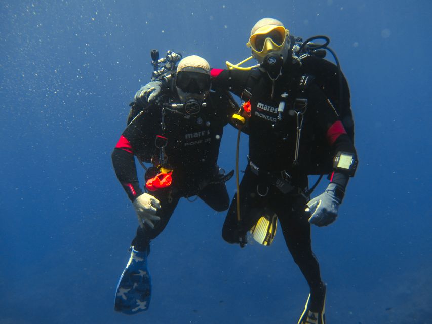 Catania: Gulf Scuba Diving Tour with Marine Biologist - Meeting Andrea and Getting Comfortable With the Equipment