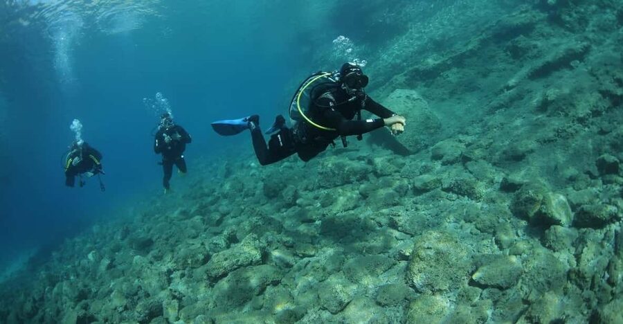 Chania :Scuba Diving for Beginners-Boat Dive - The boat ride includes two different stops