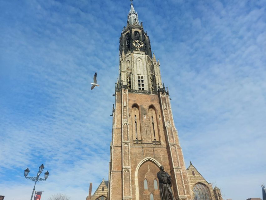Delft: Dive into the Golden Age on a Private Walking Tour - Crossing canals and Delft’s 75 bridges