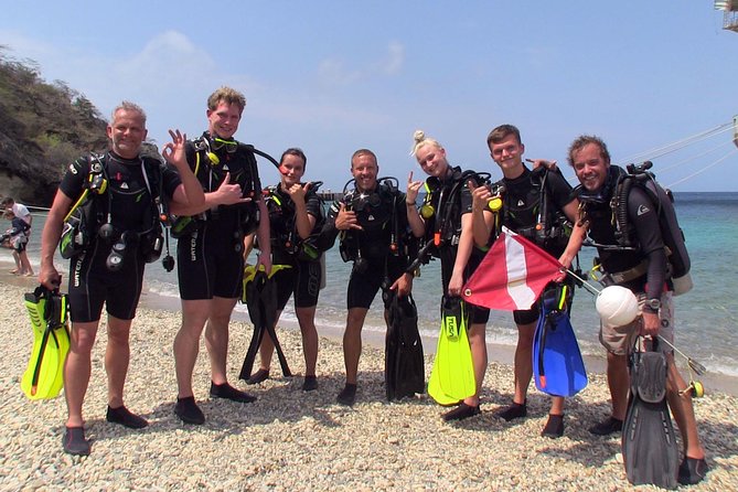Discover Scuba Dive in Curacao - From the protected bay to a nearby reef