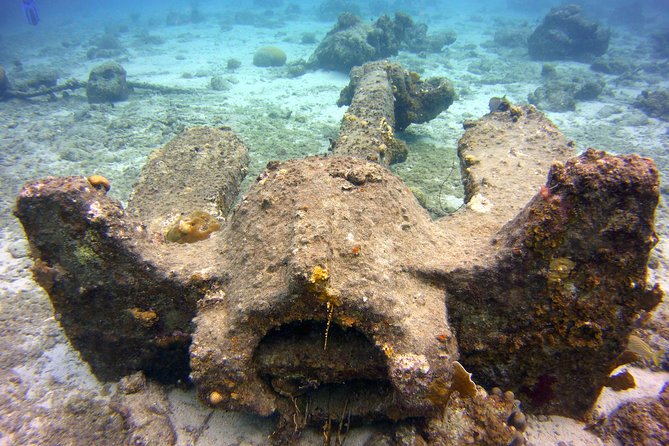 Discover Scuba Diving in Curacao - Moving from the pool to the Tugboat site