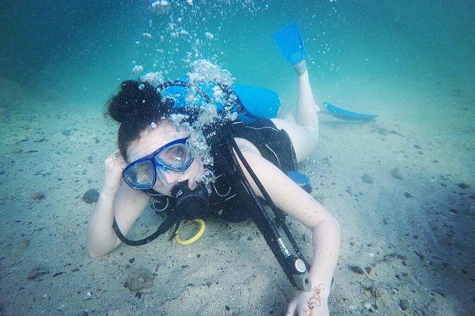 Discover Scuba Diving in Dubai - Meeting the instructors and learning the equipment