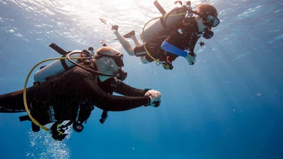 DISCOVER SCUBA DIVING IN LEMORNE with EasydiveMauritius - Why this Le Morne experience works for beginners
