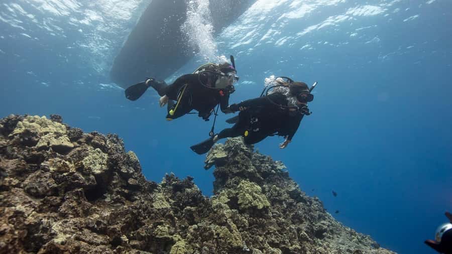 DISCOVER SCUBA DIVING IN LEMORNE with EasydiveMauritius - The briefing and equipment preparation