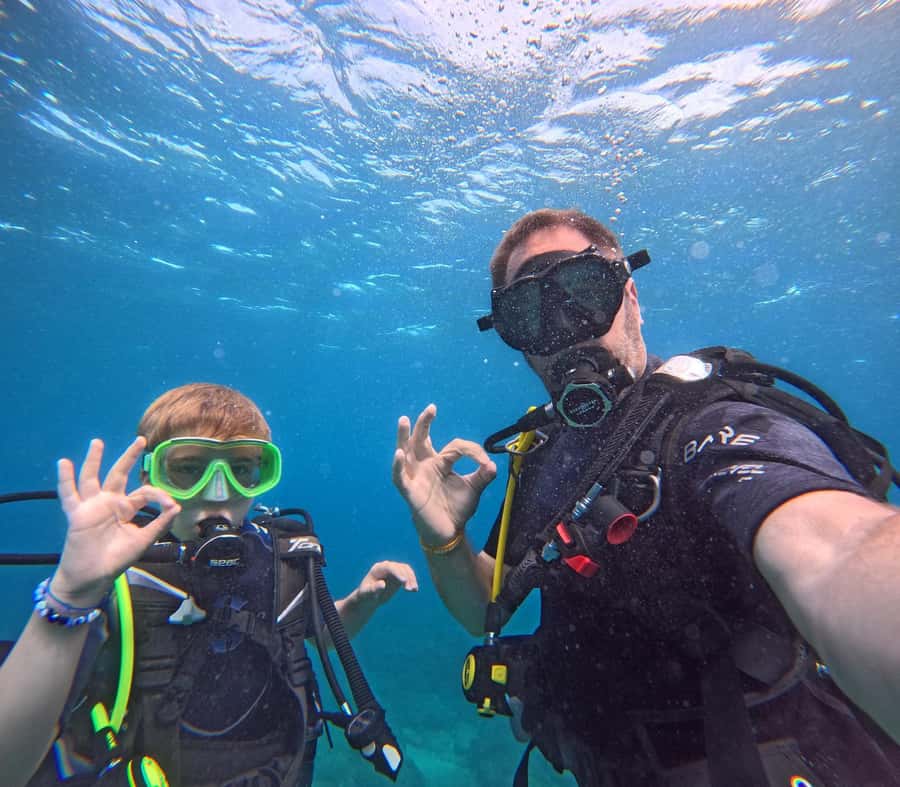 DISCOVER SCUBA DIVING IN LEMORNE with EasydiveMauritius - The pool session: your first breaths underwater
