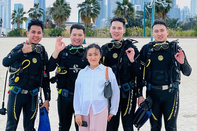 Discovery Scuba Diving in Dubai - Photos, videos, snacks, and practical comforts