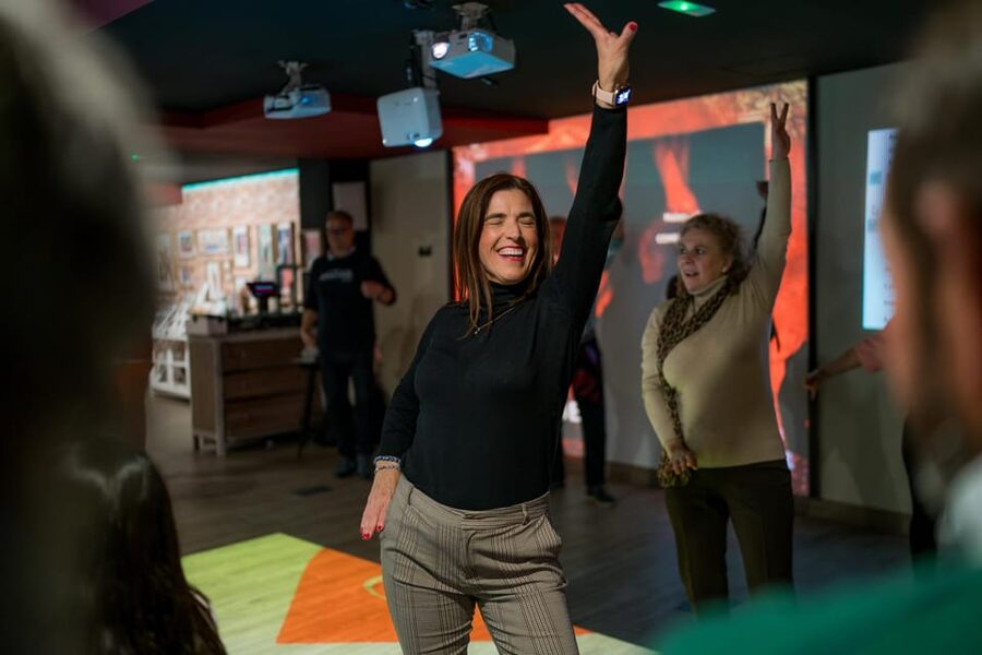 Dive In and Discover: Flamenco in an Interactive Journey - Singing, clapping, and trying the steps