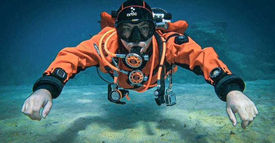 Diving at Lanzarote - 2 guided dives for certified divers - Small Groups Change the Feel of the Experience