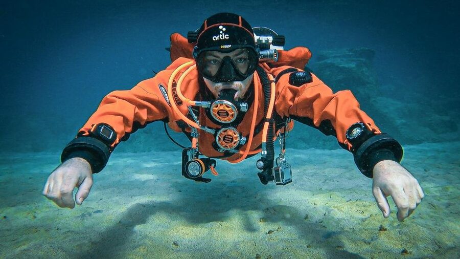 Diving at Lanzarote - 2 guided dives for certified divers - Booking Flexibility and Timing