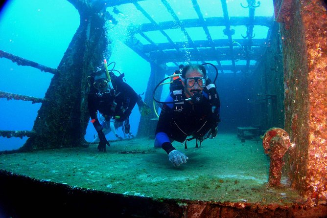 Diving in Cancun for Certified Divers | 2 Dives | All Inclusive - What the boat ride and preparation are like