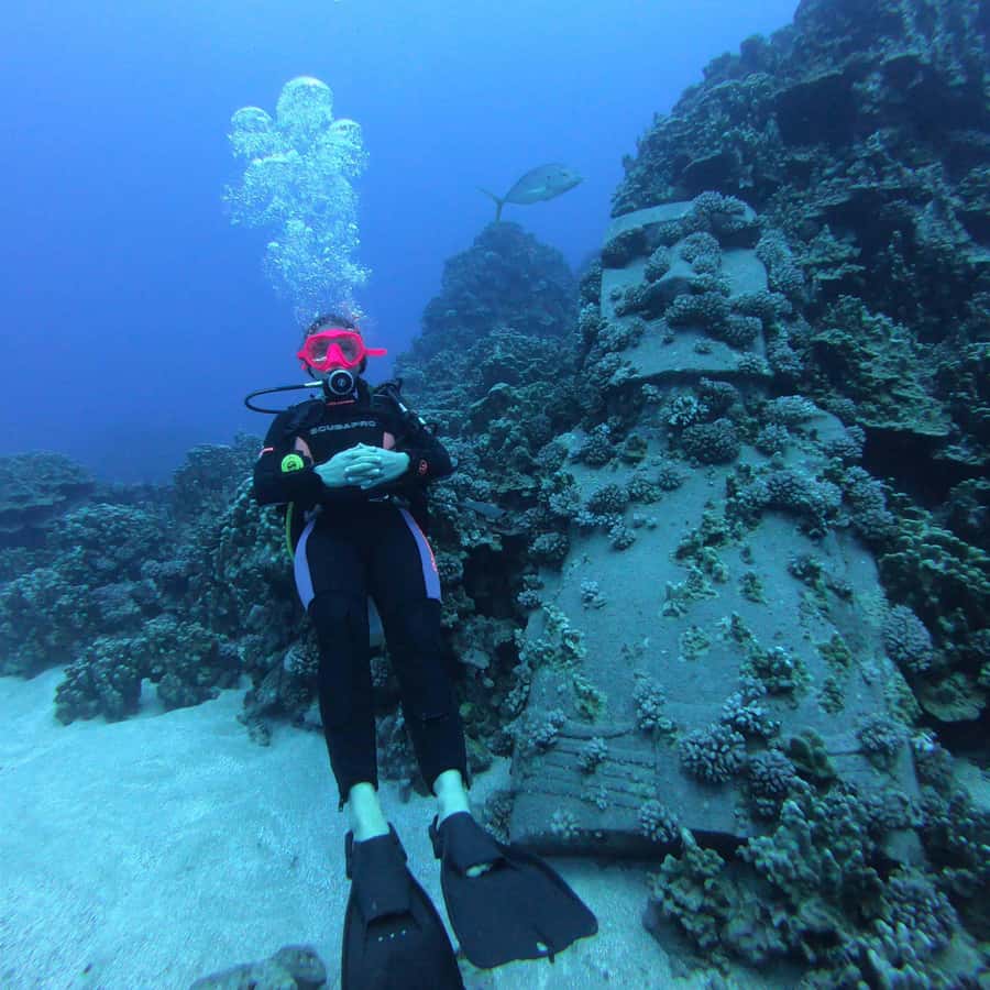 Easter Island: Tropical Diving - Hanga Piko begins the Rapa Nui underwater story
