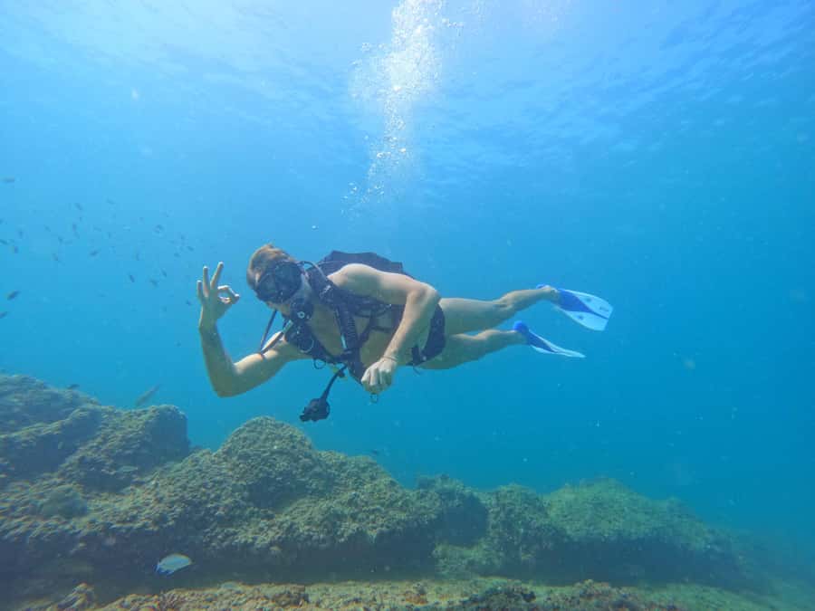 From Abu Dhabi: Scuba Dive and Snorkeling with BBQ, Transfer - Getting ready at Snoopy Island