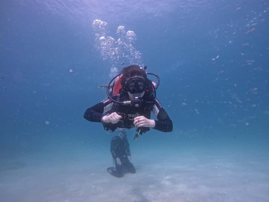 From Dubai: Try Scuba Diving, Snorkeling with BBQ & Transfer - Meeting the instructor and getting comfortable underwater