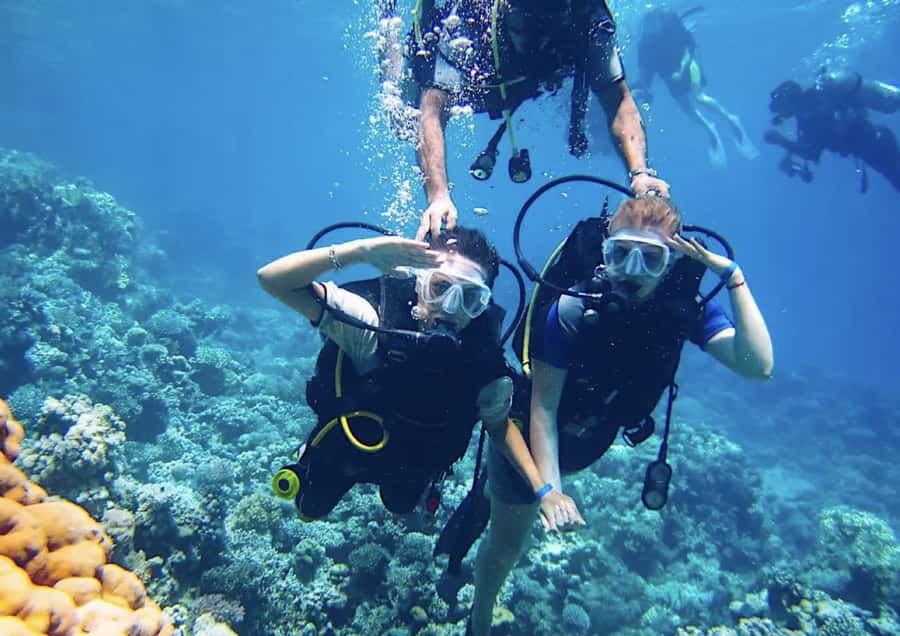 From Pattaya: Snorkeling or Beginner Scuba Diving Tour - The beginner scuba lesson and instructor support