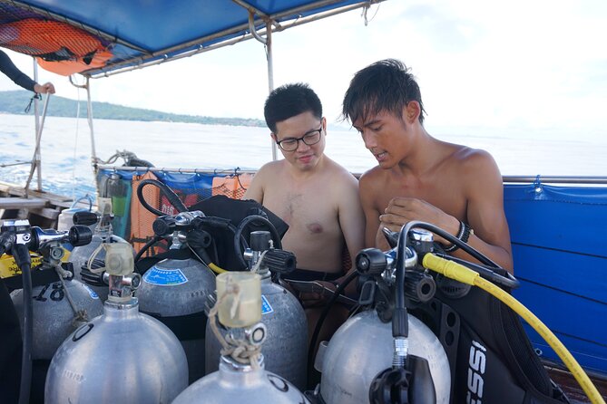 From Phi Phi: Half Day Discover Scuba (2 Dives) - What happens during the first underwater session