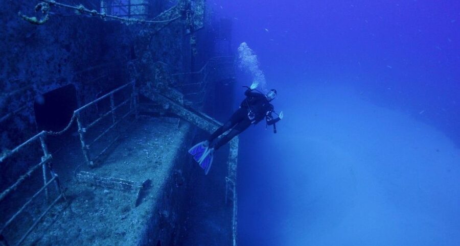 Funchal: Advanced Scuba Diving Afonso Cerqueira Wreck - From Azul Diving Center to Cabo Girao