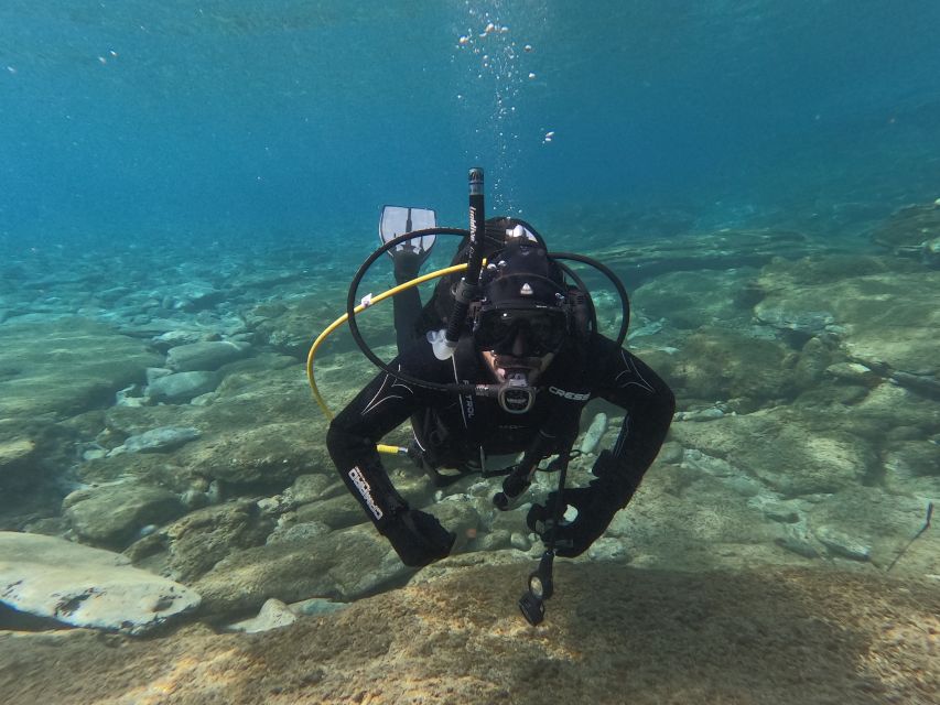 Heraklion: Beginner's intro dive w/2 Dives with transfer. - Getting fitted with the full equipment