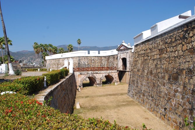 Historical Immersion 6Hrs San Diego Fort Museum Divers Lunch - Plaza Alvarez and the old center
