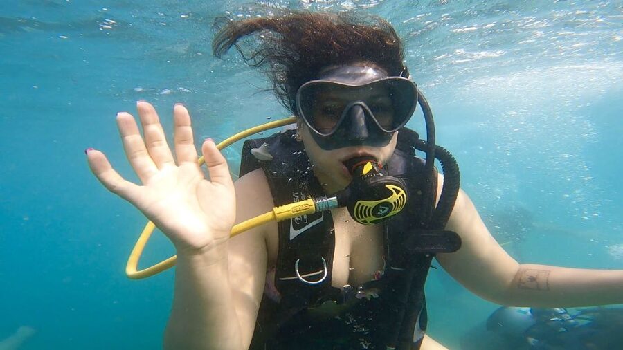 Honolulu: Beginner Scuba Diving Tour With Free Videos - Getting fitted and practicing in shallow water