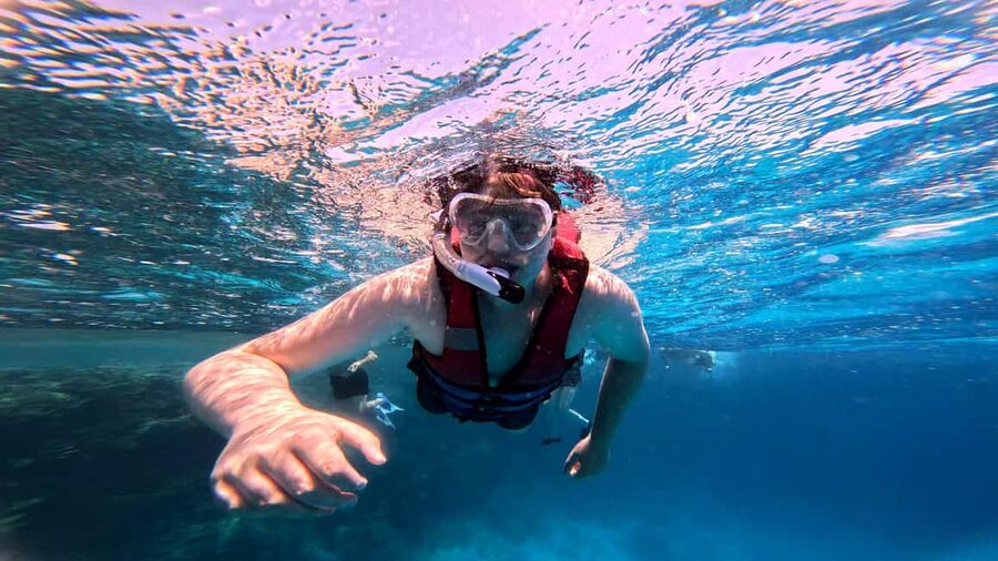 Hurghada: Beginners Scuba Diving Full-Day Boat Trip & Lunch - From hotel pickup to the Hurghada harbor