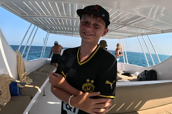 Hurghada Diving Adventure one Day with two Dives Boat Trip - A seven-hour Red Sea day from Hurghada